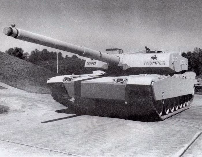 M1A3 vẫn sử dụng kíp lái 4 người để tăng tính cơ động trong việc thay đổi loại đạn pháo khi nạp bắn mục tiêu.