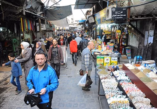 Quang cảnh đông vui, tấp nập trong khu chợ ở thủ đô Syria.