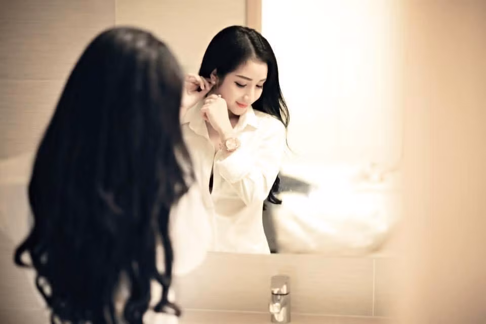 Hình ảnh đời thường trẻ trung, gợi cảm của cô đồng Dương Trà My.