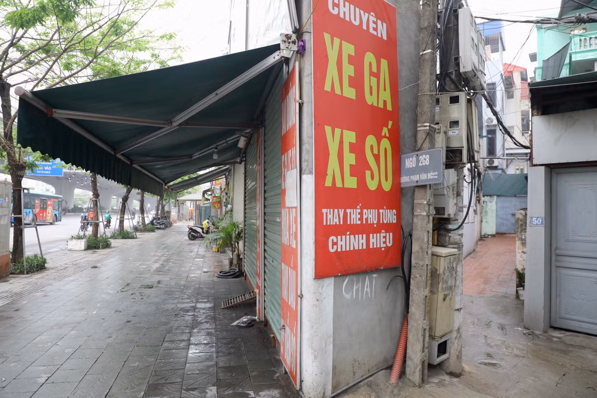 Tương tự, một căn tại ngõ 268 đường Phạm Văn Đồng có chiều dài góc sâu nhất chỉ gần 2m, góc hẹp nhất chưa đầy 1m.