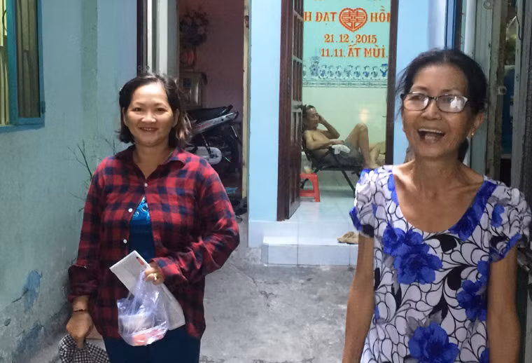 Trước sự việc ngoài sức tưởng tượng, chị Mỹ đã lên Facebook nói rõ đây chỉ là đùa giỡn và tháo tấm ảnh; tuy nhiên hàng triệu người sử dụng Facebook đã chia sẻ với tốc độ chóng mặt khiến vụ việc càng trở nên nghiêm trọng. Nhiều hàng xóm cũng như Công an địa phương xác nhận: Chị Trinh và bà Ngà là công dân lương thiện, làm ăn đàng hoàng chưa từng vi phạm pháp luật.