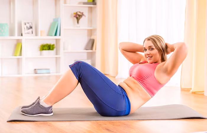 Tập thể dục nhẹ nhàng - Nếu muốn nhanh chóng thu nhỏ vòng bụng chảy xệ sau sinh, bạn cần tập thể dục khoảng 20-30 phút mỗi ngày. Tranh thủ lúc bé đang ngủ, bạn có thể tập những động tác đơn giản và nhẹ nhàng như plank, chống đẩy, chạy bộ chậm, nâng chân, gập bụng…