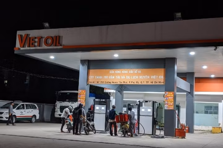 Thu hồi giấy phép kinh doanh xăng dầu của Xuyên Việt Oil Thu hoi giay phep kinh doanh xang dau cua Xuyen Viet Oil