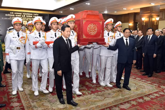 Là cán bộ lãnh đạo cấp cao của Đảng và Nhà nước, đồng chí Lê Văn Thành luôn mang hết trí tuệ, nhiệt huyết, đóng góp nhiều ý kiến quan trọng vào những vấn đề lớn của đất nước. Ảnh VGP/Đức Tuân.