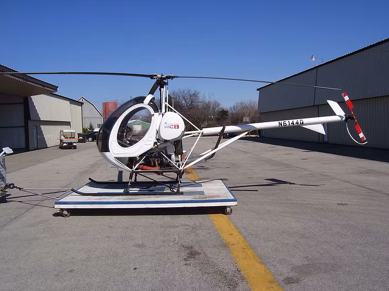 Khoảng 40 chiếc Sikorsky TH-300Cs (trong ảnh) và 16 Enstrom 480B dành cho nhiệm vụ huấn luyện phi công.