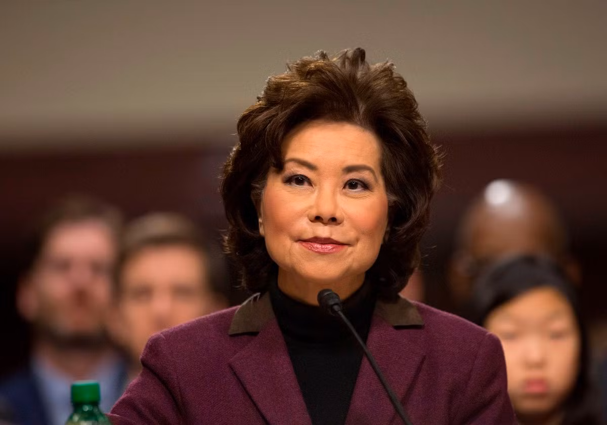 Trước đó, hồi tháng 6/2019, kết quả từ cuộc điều tra của báo New York Times đã cho thấy mối quan hệ giữa nữ Bộ trưởng Mỹ gốc Á Elaine Chao với Foremost Group có trụ sở tại New York. Công ty này được cho là đã hưởng lợi từ các chính sách công nghiệp của chính phủ Trung Quốc. Ảnh: WP.