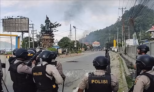 Bao loan tai Indonesia, hon 80 nguoi thuong vong