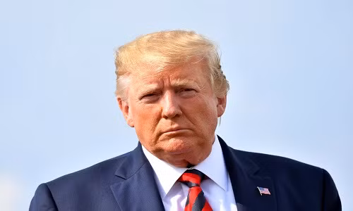 Dieu tra luan toi Tong thong Trump: Dan My nghi sao?