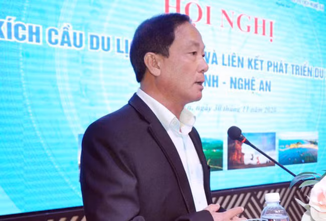 Đình chỉ công tác Giám đốc Sở Du lịch chơi golf giữa mùa dịch: Ngày 5/8, UBND tỉnh Bình Định đã tạm đình chỉ công tác đối với ông Nguyễn Văn Dũng Giám đốc Sở Du lịch tỉnh Bình Định trong thời hạn 30 ngày, kể từ ngày 5/8. Ông Dũng đã có hành vi đi chơi Golf ở Quy Nhơn, bất chấp quy định giãn cách xã hội.
