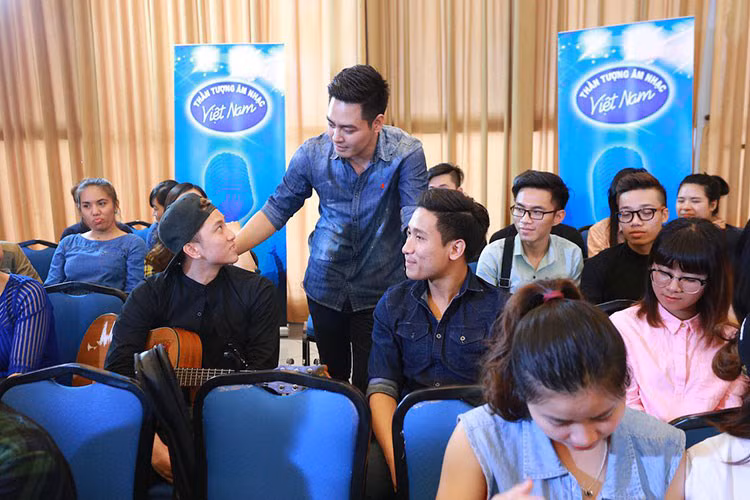 Năm 2016, anh tiếp tục được Vietnam Idol “chọn mặt gửi vàng” cho vị trí đồng hành cùng các thí sinh trong suốt hành trình chinh phục ngôi vị cao nhất. 