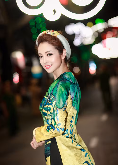 Ông xã Jennifer Phạm được biết đến là người chồng luôn hỗ trợ vợ trong sự nghiệp nghệ thuật. 