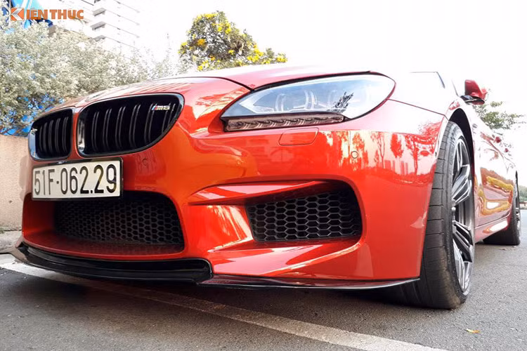Điều này cũng khá trùng khớp với "siêu xe" BMW M6 duy nhất từng xuất hiện trên đường phố Sài Gòn mang biển số 51F-062.29.