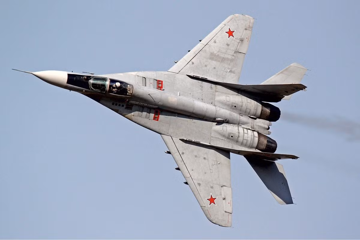 Nhà phân tích tại Viện Nghiên cứu Quốc phòng Hoàng gia Justin Bronk nhận xét, khi MiG-29 hai động cơ lần đầu được đưa vào biên chế năm 1982, đây là một bước tiến quan trọng của không quân Liên Xô.