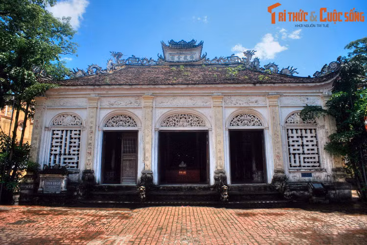 Ngày nay, tỉnh Nam Định được người dân cả nước biết đến qua các ngôi chùa cổ có kiến trúc độc đáo như chùa Phổ Minh, chùa Keo Hành Thiện, chùa Cổ Lễ, cùng các lễ hội nổi tiếng như hội Phủ Giày, hội khai ấn đền Trần, hội chợ Viềng... Ảnh: Chùa Cổ Lễ, Trực Ninh, Nam Định.