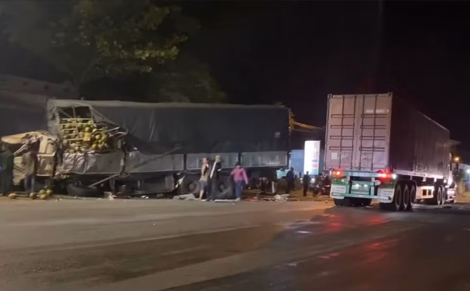Sau khi nhận được tin báo, lực lượng Cảnh sát giao thông tỉnh Quảng Ngãi đã đến hiện trường phân luồng, điều tiết giao thông.