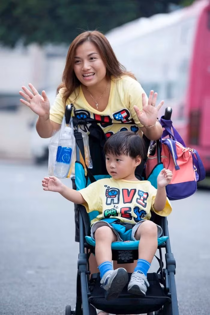 Trước đây, Quỳnh Trần được đánh giá là ăn mặc khá giản dị, thậm chí là xuề xòa Thời gian gần đây, Quỳnh Trần JP còn gây chú ý hơn nữa khi cô bắt đầu trùng tu nhan sắc qua các cuộc phẫu thuật thẩm mỹ. Mới đây nhất, Quỳnh Trần JP đã khiến dân tình không khỏi chú ý khi tung ra loạt ảnh mới toanh của bản thân trên trang cá nhân. 