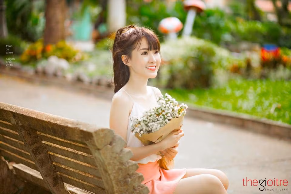 Ngoài ước muốn trở thành một nữ doanh nhân thành đạt, Huệ Châu cũng mong muốn được thử sức trong công việc của một nữ tiếp viên hàng không.