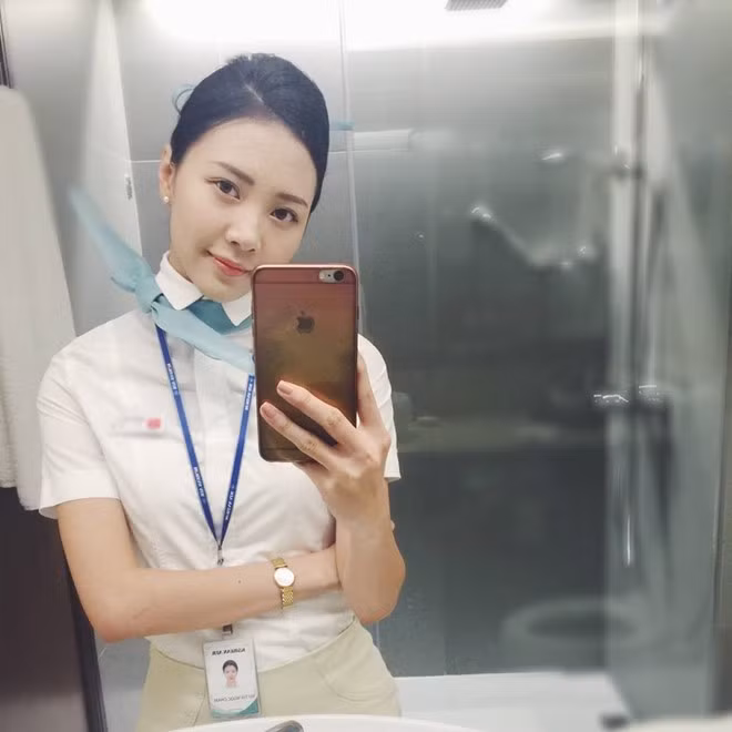 Trước khi làm việc tại Hàn Quốc, Ngọc Châm từng là nhân viên của Hãng Hàng không Quốc gia Việt Nam - Vietnam Airline. Cô đến với nghề tiếp viên như một cơ duyên bất ngờ, không có sự chuẩn bị từ trước.