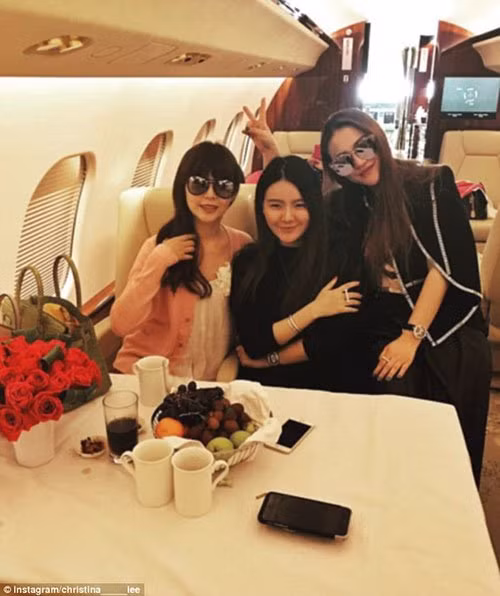 Sau vụ tai nạn đó, rất nhiều trường hợp tương tự xảy ra khiến cho chính phủ nước này yêu cầu thế hệ trẻ phải được giáo dục về tiền bạc. Do đó, 70% con cái của các tỷ phú được gửi vào trường để học về trách nhiệm xã hội.