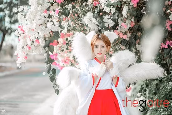 Bây giờ cũng là sinh viên năm cuối rồi, cũng có nhiều dự định hơn, áp lực hơn nên mình không còn chơi game nữa. Và khi thực hiện về bộ ảnh này mình lại nhớ những ngày tháng vui vẻ cùng nhóm bạn thân khi tan trường là cả đám kéo nhau đi đánh liên minh”, Như Thơ chia sẻ về bộ ảnh mới nhất của mình.