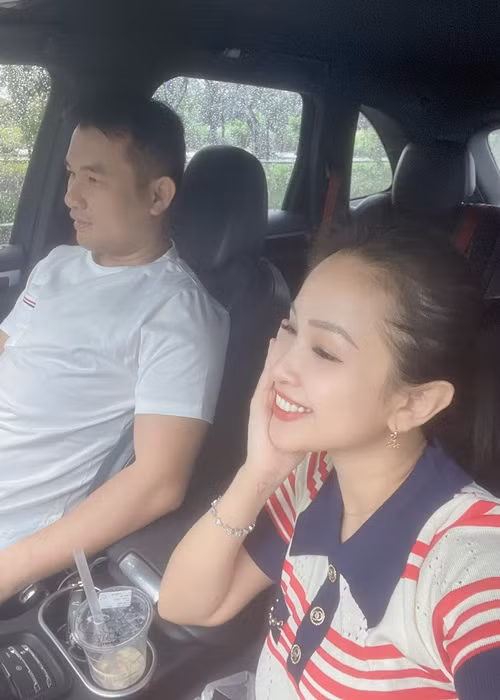 Vân Hugo đang gắn bó với chồng doanh nhân. Cả hai về chung một nhà vào năm 2020.