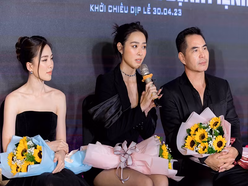 Diệp Bảo Ngọc (giữa) đóng “Lật mặt 6”. Đây là lần đầu tiên cô góp mặt trong series này. Ảnh: Arttimes