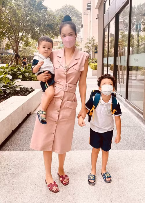 Đến nay, nữ diễn viên vẫn giữ kín danh tính bố của bé Liam.