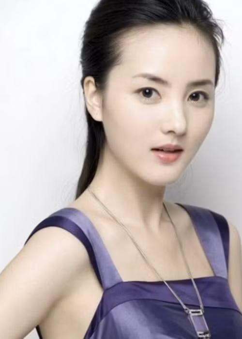 Theo các fan của Lý Dịch Phong, Trình Tiểu Tấn chủ động chia tay Lý Dịch Phong sau 1 tháng hẹn hò. Do vẫn còn tình cảm với Trình Tiểu Tấn, Lý Dịch Phong cảm thấy đau khổ đến nỗi phải khóc lóc chạy về nhà. Ảnh: Dân Việt