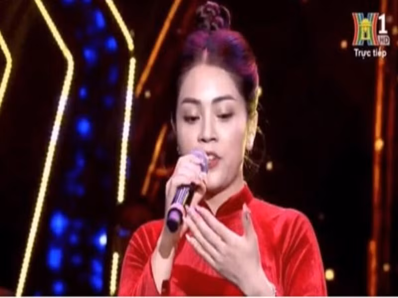 Khánh Thy xin lỗi vì sự cố trên truyền hình. Cô viết trên trang cá nhân: "Cho em gửi lời xin lỗi tất cả ê-kíp, anh chị em nghệ sĩ và khán giả. Lời xin lỗi từ đáy lòng. Nó cũng là bài học em nghĩ là đắt giá nhất trong cuộc đời". Ảnh: FB
