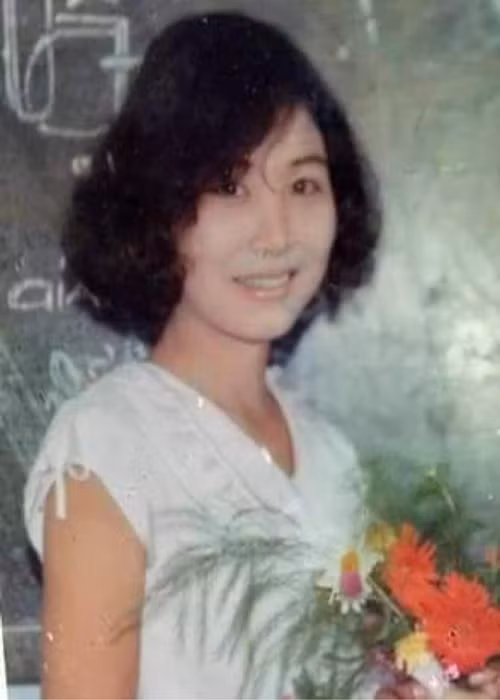  NSND Hồng Vân sinh năm 1966. Nhan sắc ngày trẻ của cô khiến bao người mê đắm. Ảnh: FBNV