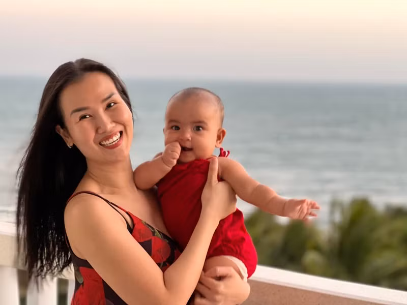 Con gái Võ Hạ Trâm ăn chay trường… đáng yêu cỡ nào? Con gai Vo Ha Tram an chay truong… dang yeu co nao?