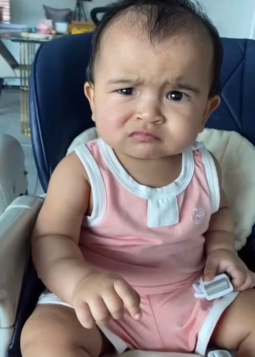Bé Moon mang hai dòng máu: Việt và Ấn Độ.