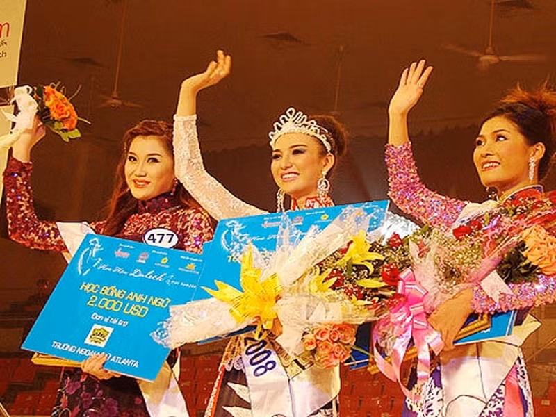 Hoa hau Ngoc Diem giu vuong mien 14 nam... gio ra sao?