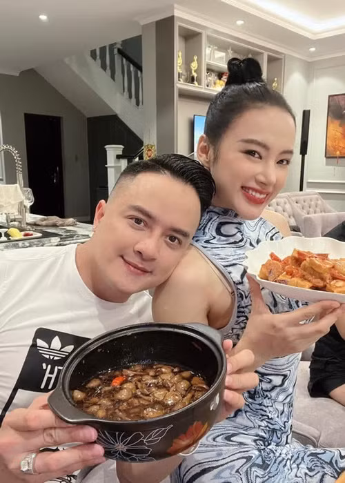 Sau ồn ào với Nathan Lee, Cao Thái Sơn rơi vào tâm điểm của dư luận khi công khai tìm hiểu Angela Phương Trinh vào tháng 2/2022. Ảnh: FBNV