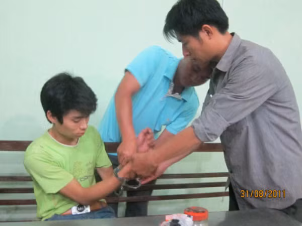 Ngày 31/8/ 2011, sau 6 ngày lẩn trốn Luyện bị bắt khi y đang định trốn sang Trung Quốc. Đến ngày 30/3/2012, Hội đồng xét xử TAND tỉnh Bắc Giang đã tuyên phạt 18 năm tù với Lê Văn Luyện.