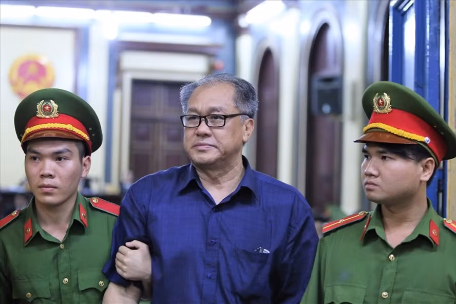 Phạm Công Danh đã thừa nhận sai trong khi Trầm Bê lại phủ nhận. Nguồn ảnh: Lao Động