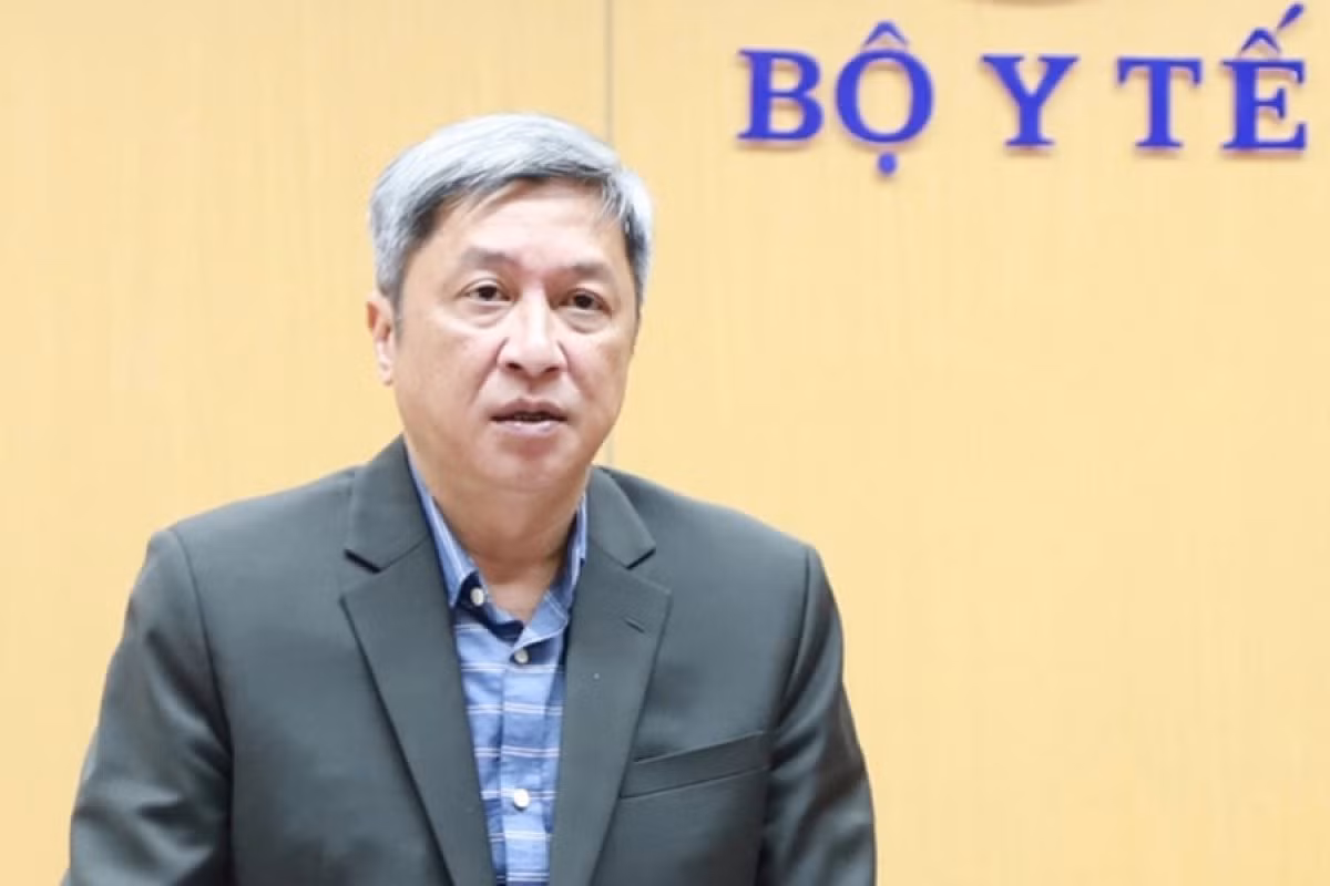 Ngày 5/5, Phó Thủ tướng Chính phủ Lê Minh Khái đã ký quyết định của Thủ tướng Chính phủ về việc ông Nguyễn Trường Sơn (ảnh), Thứ trưởng Bộ Y tế, nghỉ hưu trước tuổi kể từ ngày 1/4 và hưởng chế độ, chính sách theo quy định hiện hành. Trước đó, từ ngày 1/11/2022, Thứ trưởng Bộ Y tế Nguyễn Trường Sơn được chấp thuận cho nghỉ việc theo nguyện vọng cá nhân. Ảnh: Báo Công lý. 