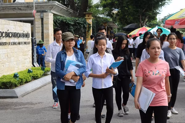 Đề thi Địa lý được các sĩ tử đánh giá là khá dễ để có thể được từ 6-7 điểm.