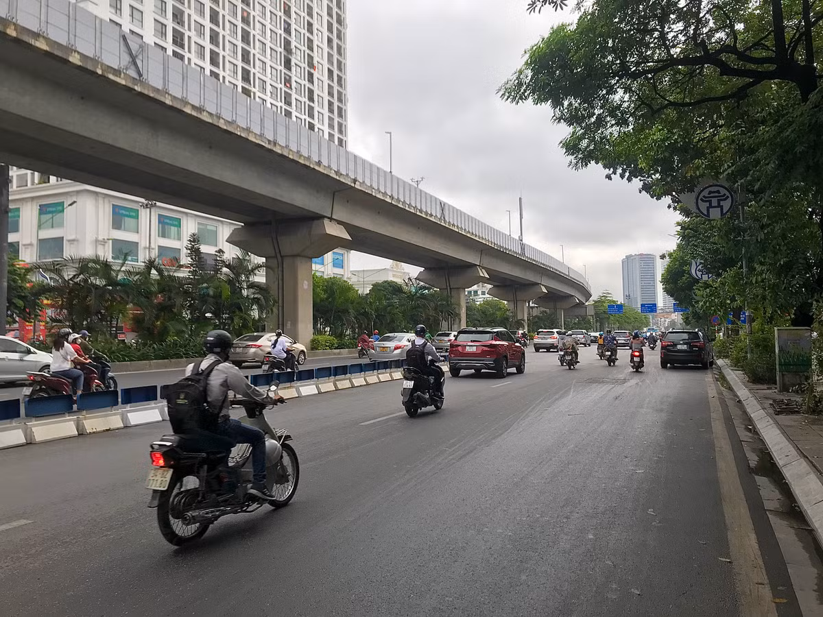 Đa số người dân rất ủng hộ phương án thí điểm phân làn cứng tách ô tô, xe máy và mong muốn việc phân làn sẽ đạt được hiệu quả tốt.