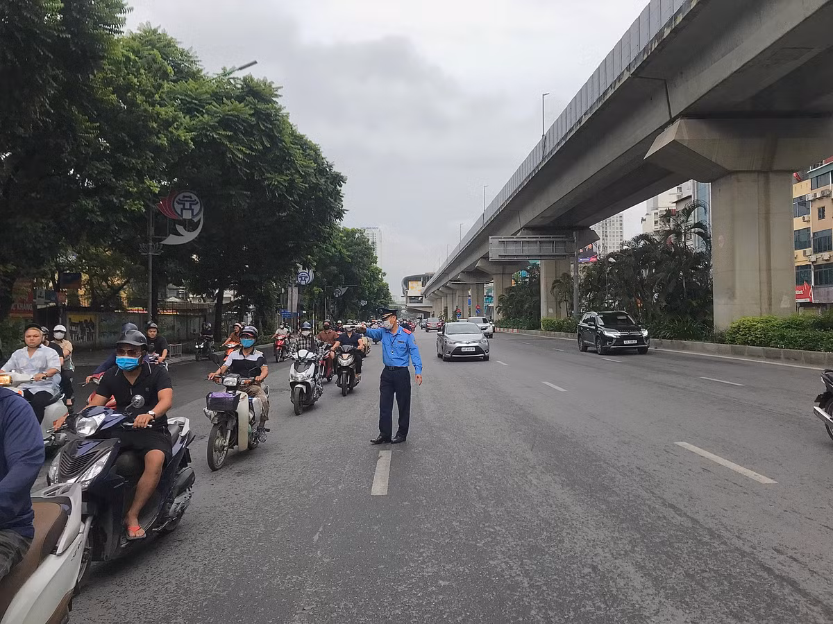 Đã có lực lượng chức năng điều phối, chỉ dẫn cho người tham gia giao thông di đúng phần đường làn đường quy định.