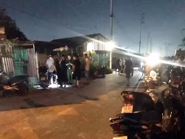 Tin nóng 3/8: Bắt 2 nghi phạm giết hại người thu mua ve chai Tin nong 3/8: Bat 2 nghi pham giet hai nguoi thu mua ve chai