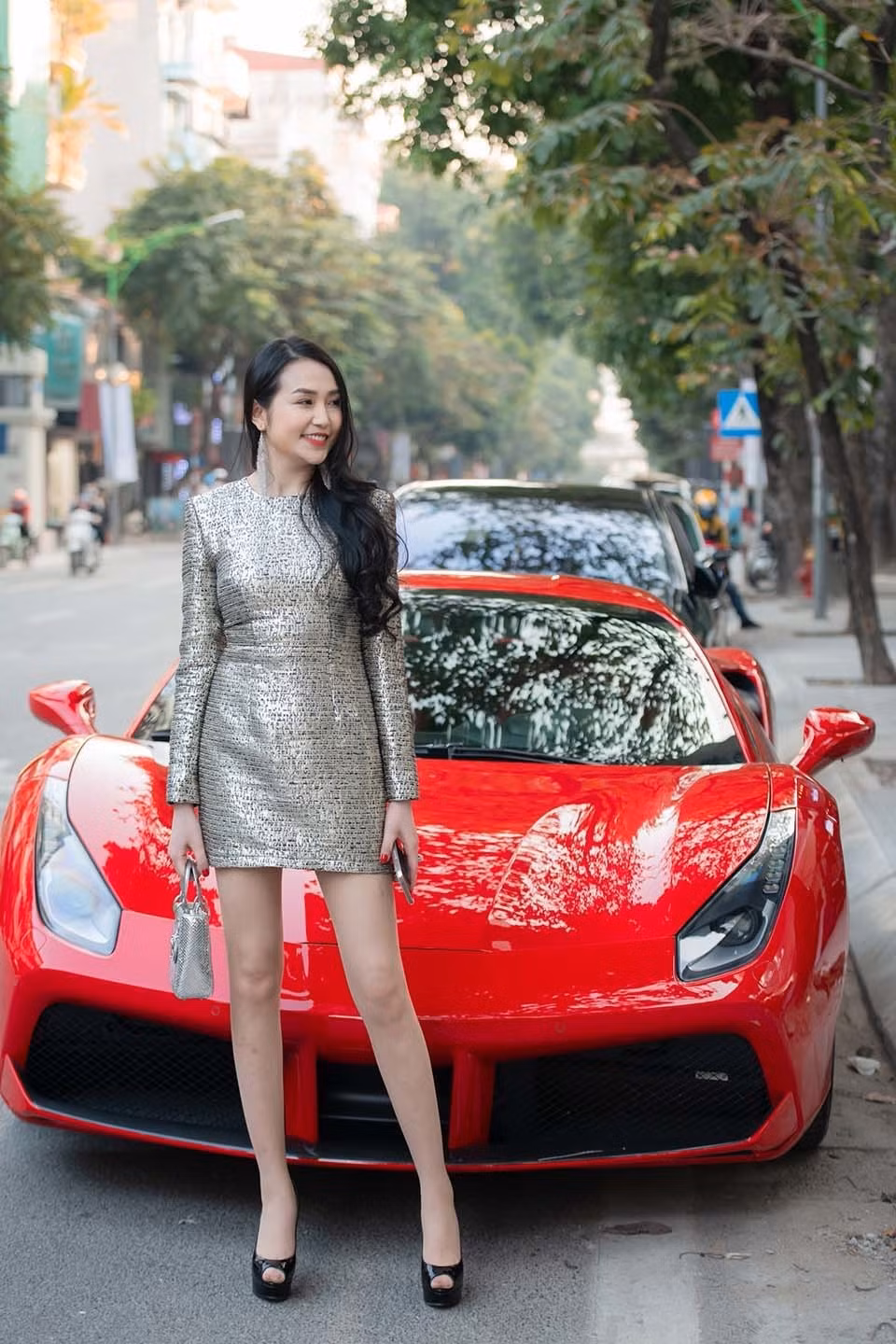 Vo kem 12 tuoi xinh dep, giau co cua Tuan Hung-Hinh-21