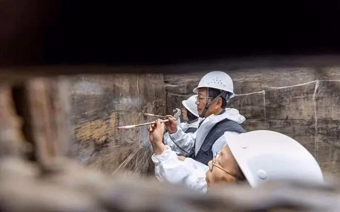Trong quá trình khảo sát khu vực để xây dựng một dự án thủy điện trên sông Ô Giang kể từ tháng 3/2023, các nhà khảo cổ đã phát hiện mộ cổ trên. Vào thời điểm đó, ngôi mộ bị ngập nước. Đây là trường hợp đầu tiên phát hiện ở Trùng Khánh.