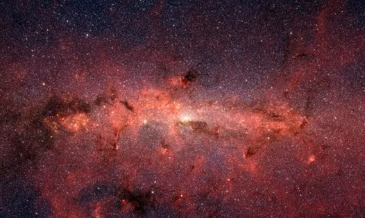 Theo lý giải, đó là dạng thiên hà toàn những ngôi sao cũ nên có màu đỏ, tức quá trình hình thành sao đã bị dập tắt.