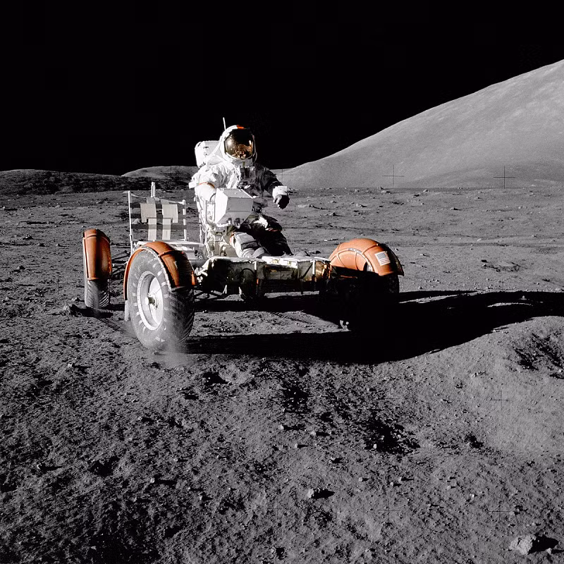 Tấm ảnh không chỉ cho thấy kỹ năng của các phi hành gia bay trên Apollo 17, mà còn nêu bật ý nghĩa Trái Đất như một mái nhà chung, không hề tồn tại ranh giới phân chia người với người.