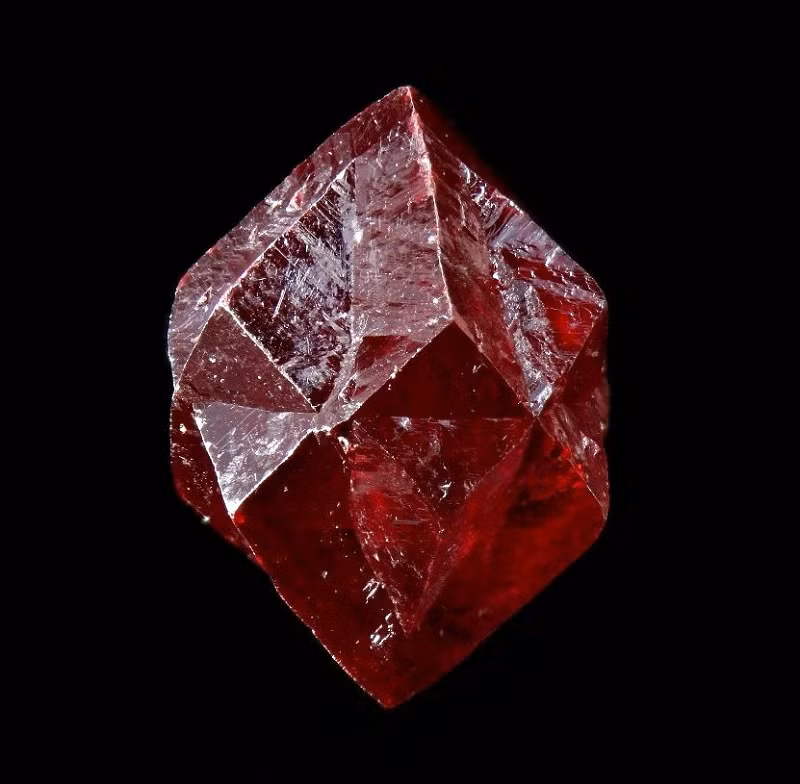  4. Cinnabar là hợp chất thủy ngân sulfua (mercury sulphide). Đây là nguồn cung cấp thủy ngân chính cho nhu cầu sử dụng của con người.