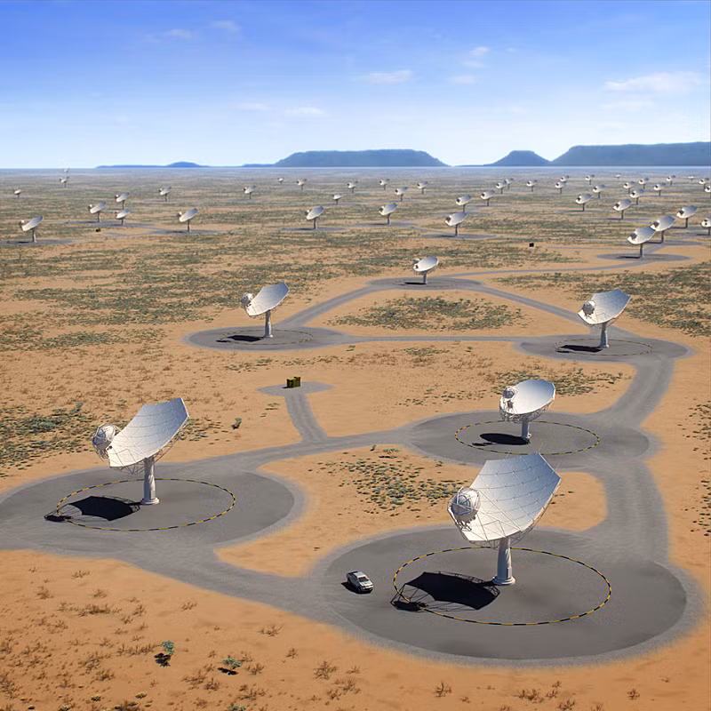 "Các kính viễn vọng SKA đủ nhạy để phát hiện một radar sân bay trên một hành tinh quay quanh ngôi sao cách xa hàng chục năm ánh sáng. Vì vậy, nó thậm chí có thể trả lời câu hỏi lớn nhất: Con người có đơn độc trong vũ trụ không?", tiến sĩ Sarah Pearce, giám đốc hệ thống SKA-Thấp, cho biết.