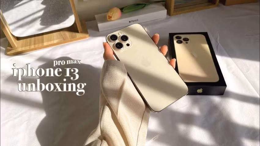 Hiệu năng iPhone 13 Pro Max trang bị chip Apple A15 Bionic cực mạnh, cho khả năng xử lý vượt trội. Màn hình máy cũng được đánh giá tốt nhất hiện nay với kích thước 6.7 inch, tấm nền OLED, hỗ trợ công nghệ Super Retina XDR, tần số quét 120Hz siêu mượt mà.