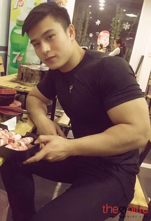"Ước mơ sau này của mình là mở được một phòng tập thể hình lớn, chuyên nghiệp, phục vụ cho chính bản thân để rèn luyện sức khoẻ hàng ngày cũng như cho những ai yêu thích bộ môn này có một nơi tập và thể hiện sự đam mê"- chàng cảnh sát điển trai bật mí.