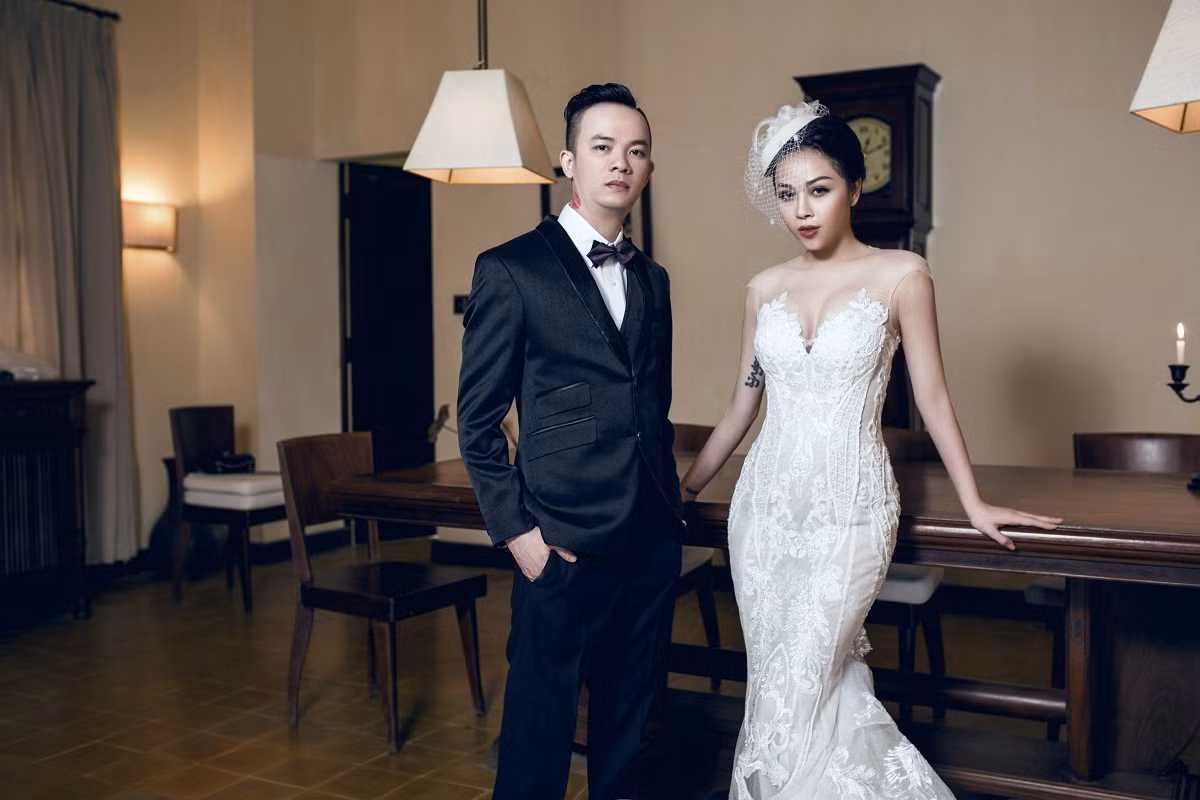 Cặp vợ chồng DJ Mai Thế Tùng (sinh năm 1982) và Vũ Thảo Hà (sinh năm 1989), còn được biết tới với nghệ danh là Tommy và Ngọc Ngà, là cặp vợ chồng DJ rất nổi tiếng ở Hà Nội. Ảnh: Nupakachi Studio.